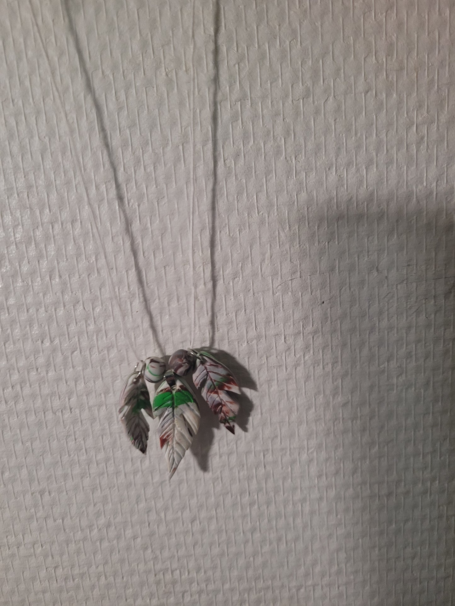 collier plume multicolore